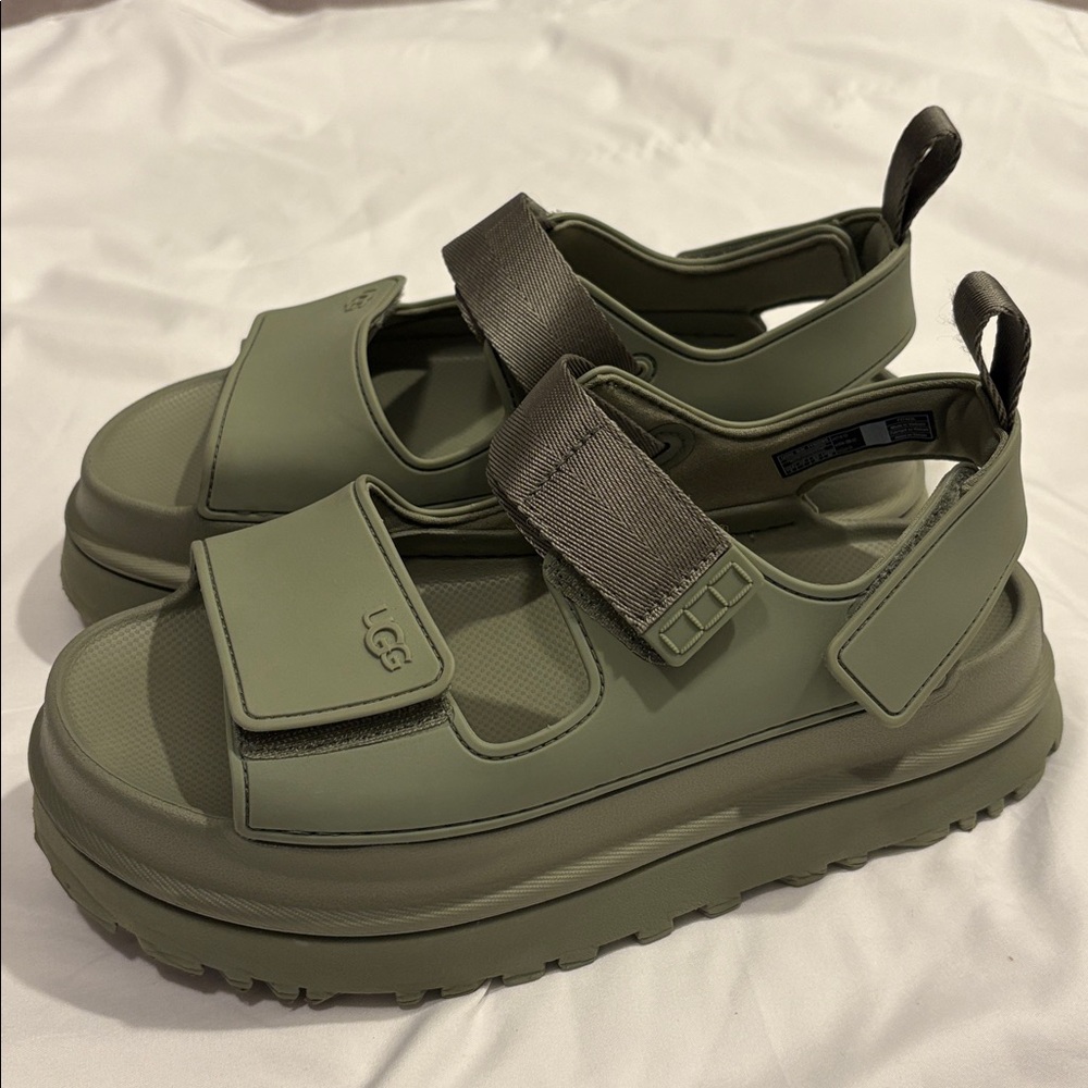 UGG GoldenGlow Platform Sandals - Shaded Clover, 9 - Picture 4 of 11